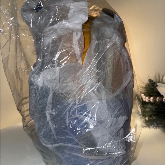 2021 Summer Convention 
Limited Edition Loungefly Beauty and the Beast - Picture 4 of 8